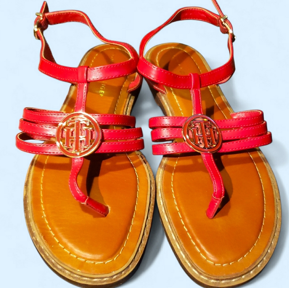 Tommy Hilfiger Sz 9 Brailo Sandals With Red Medallion